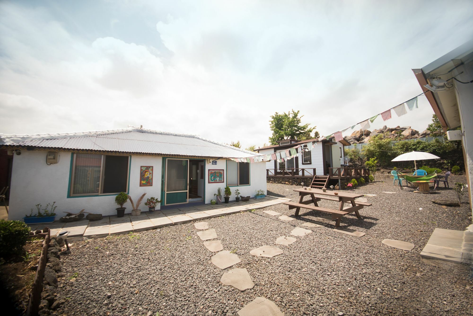 Shanti Shanti Guest House Jeju Bagian luar foto